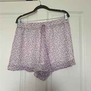 Altar’d State Women’s Lavender Flower Print Shorts Size Large